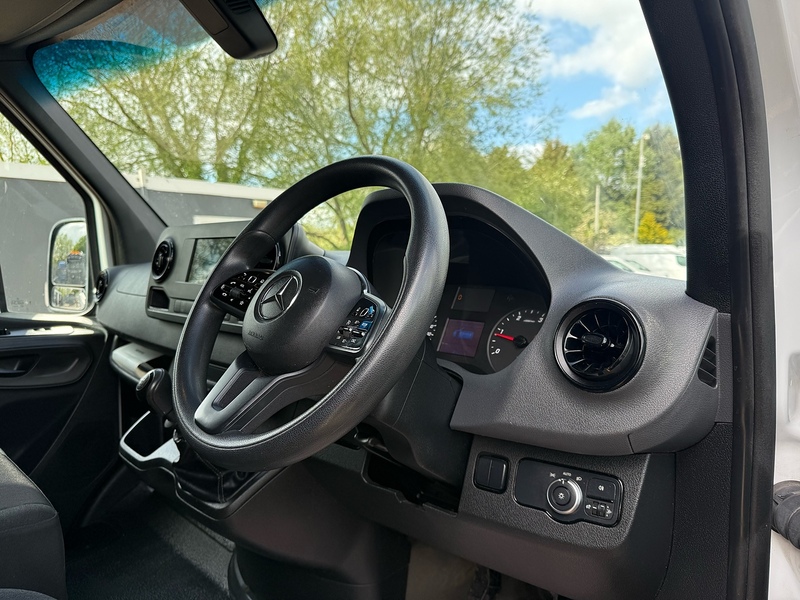 Mercedes-Benz 315 CDI Progressive 2.0 L3 LWB PANEL VAN - WHITE