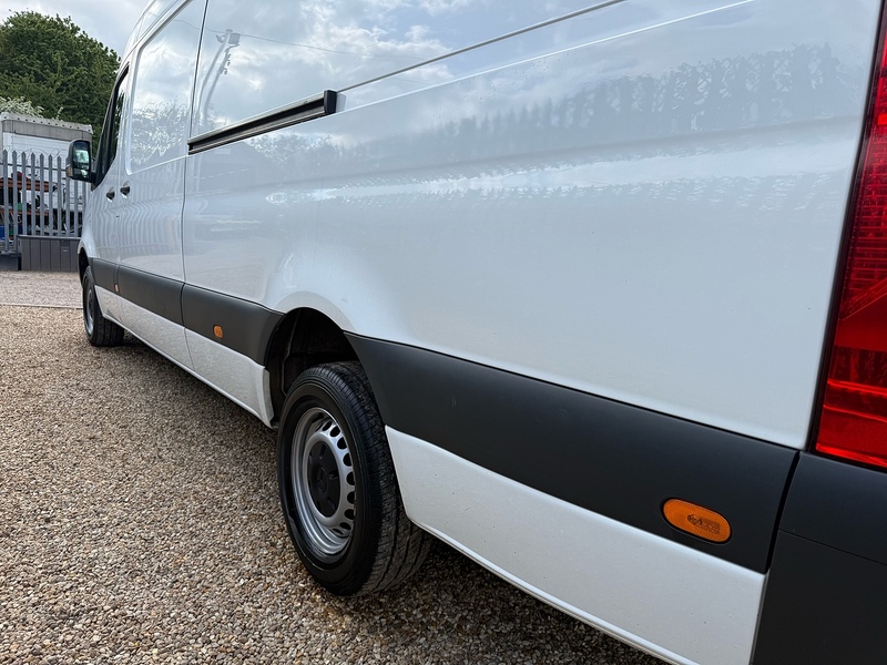 Mercedes-Benz 315 CDI Progressive 2.0 L3 LWB PANEL VAN - WHITE