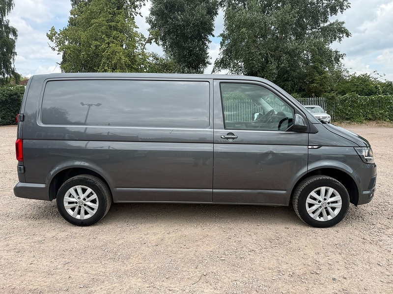 Volkswagen TDI T28 BlueMotion Tech Highline 2.0 L1 H1 SWB PANEL VAN - GREY