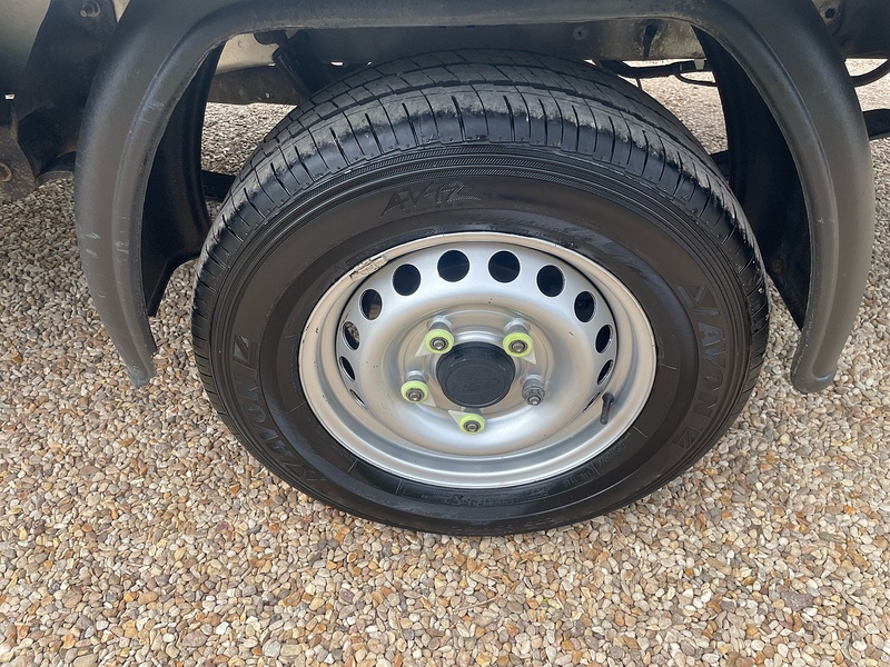 Ford 350 2.0 EcoBlue Leader L4 XLWB DROPSIDE TAIL LIFT - SILVER