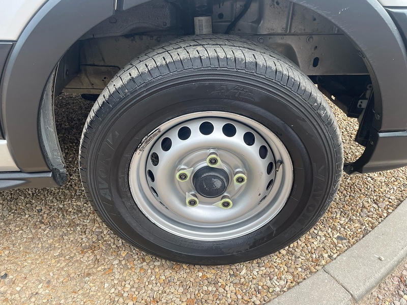 Ford 350 2.0 EcoBlue Leader L4 XLWB DROPSIDE TAIL LIFT - SILVER