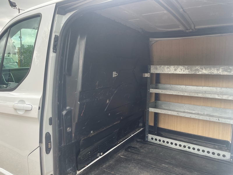 Ford 300 2.0 EcoBlue Limited L1 H1 SWB PANEL VAN - WHITE