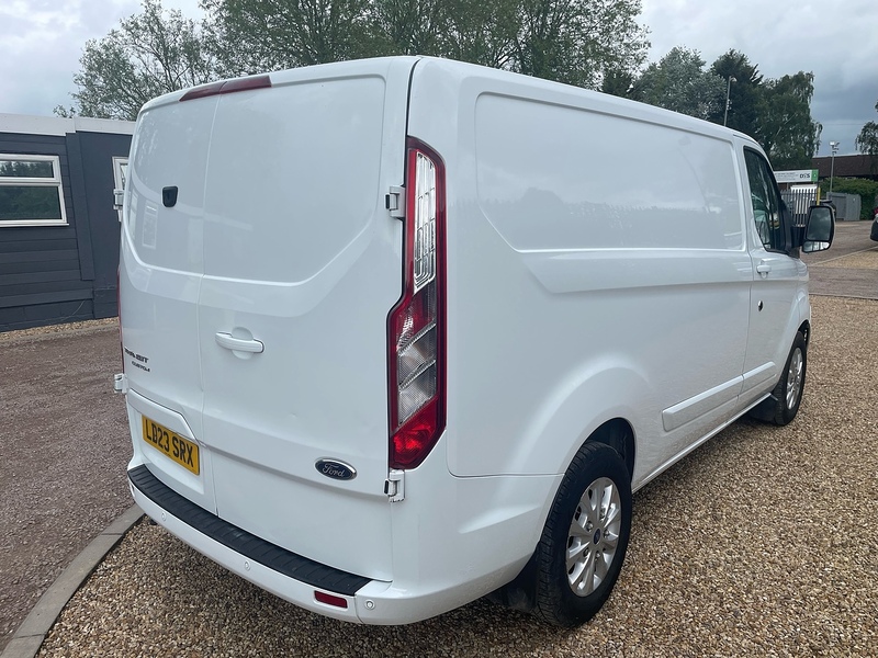 Ford 300 2.0 EcoBlue Limited L1 H1 SWB PANEL VAN - WHITE