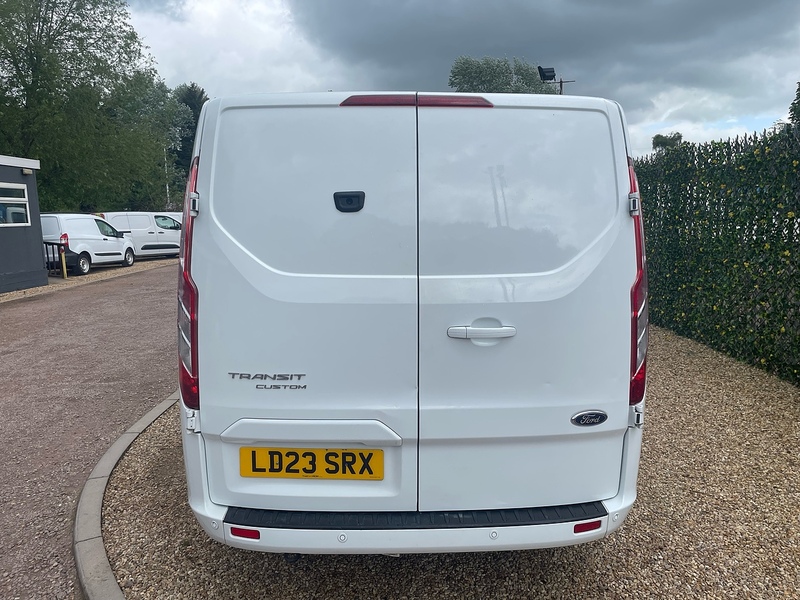 Ford 300 2.0 EcoBlue Limited L1 H1 SWB PANEL VAN - WHITE