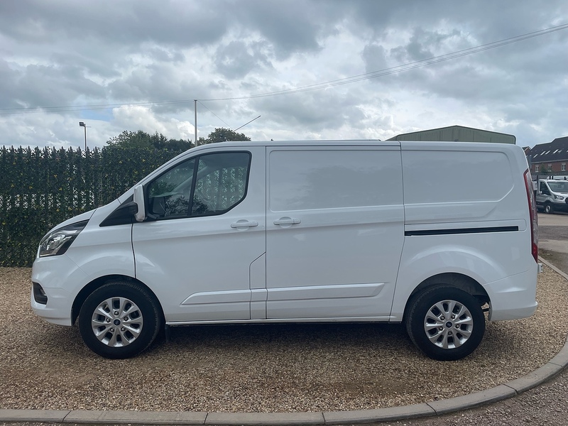 Ford 300 2.0 EcoBlue Limited L1 H1 SWB PANEL VAN - WHITE