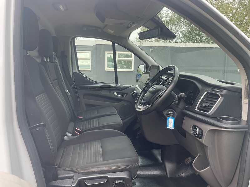 Ford 300 2.0 EcoBlue Limited L1 H1 SWB PANEL VAN - WHITE