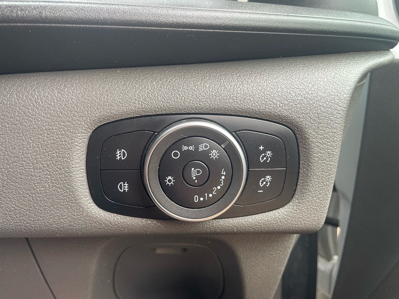 Ford 300 2.0 EcoBlue Limited L1 H1 SWB PANEL VAN - WHITE