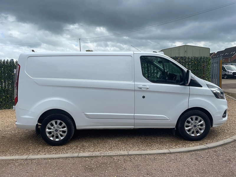 Ford 300 2.0 EcoBlue Limited L1 H1 SWB PANEL VAN - WHITE