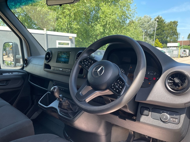 Mercedes-Benz 317 2.0 CDI Progressive L3 LWB DROPSIDE - WHITE
