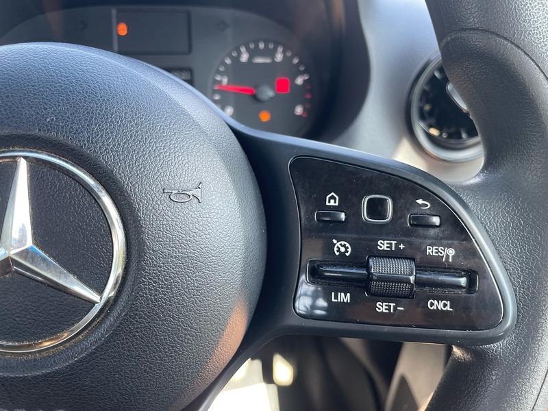 Mercedes-Benz 317 2.0 CDI Progressive L3 LWB DROPSIDE - WHITE