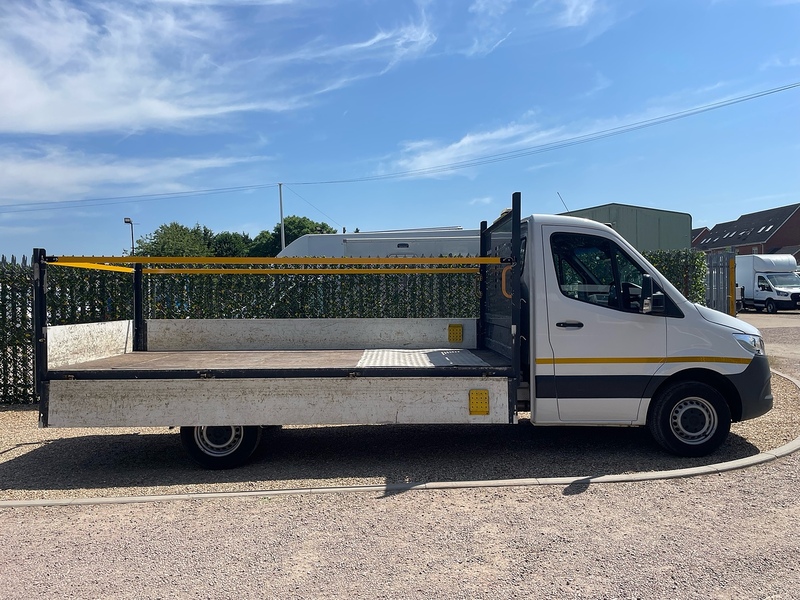Mercedes-Benz 317 2.0 CDI Progressive L3 LWB DROPSIDE - WHITE