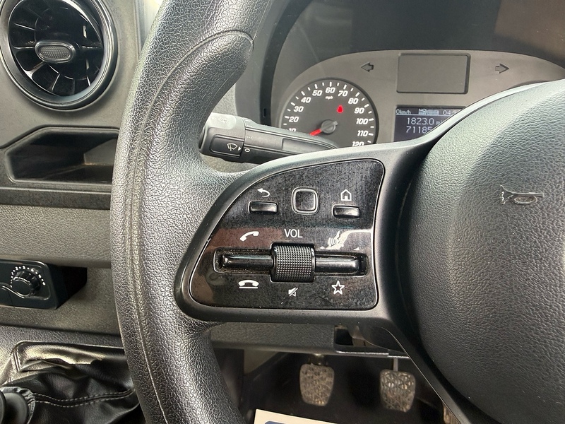 Mercedes-Benz 317 CDI Progressive 2.0 14FT DROPSIDE 2.0 2dr Dropside Manual Diesel