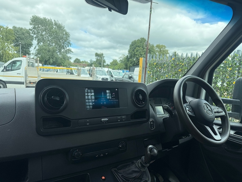 Mercedes-Benz 317 CDI Progressive 2.0 170bhp LWB 14FT DROPSIDE
