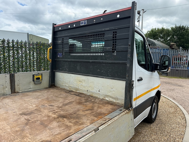 Mercedes-Benz 317 CDI Progressive 2.0 170bhp LWB 14FT DROPSIDE