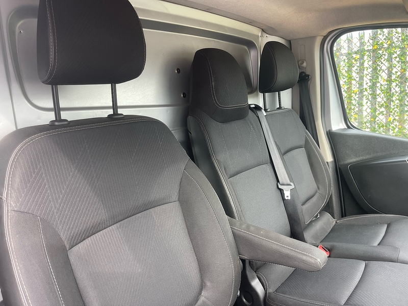 Renault dCi ENERGY 28 Sport L1 H1 SWB PANEL VAN - MERCURY