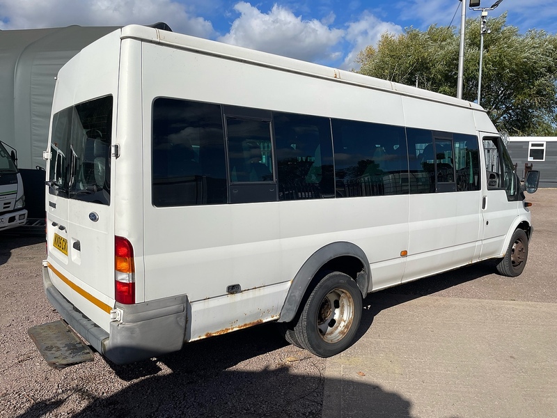 Ford 2.4 Minibus Manual Diesel