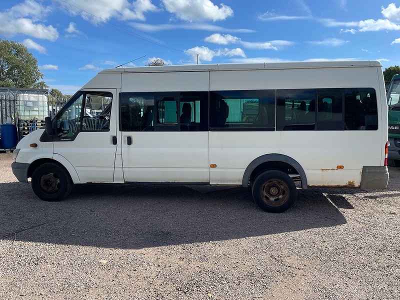 Ford 2.4 Minibus Manual Diesel
