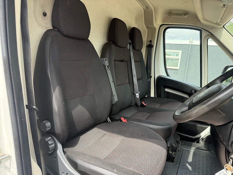 Citroen 2.2 BlueHDI 33 Enterprise SWB L1 H1 PANEL VAN - WHITE