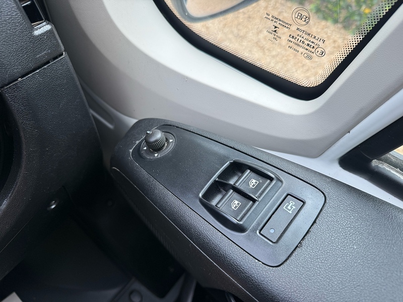 Citroen 2.2 BlueHDI 33 Enterprise SWB L1 H1 PANEL VAN - WHITE