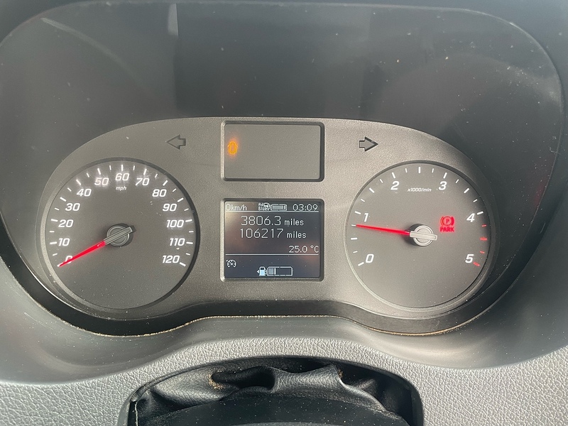 Mercedes-Benz 315 2.0 CDI Progressive L3 LWB DROPSIDE - WHITE