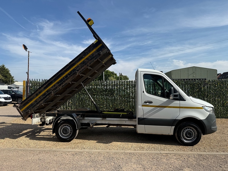 Mercedes-Benz 315 2.0 CDI Progressive MWB TIPPER - WHITE