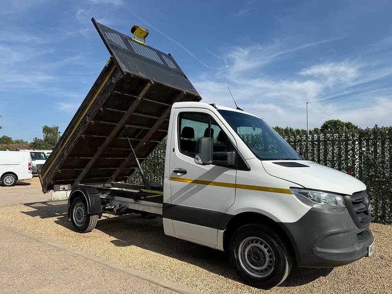Mercedes-Benz 315 2.0 CDI Progressive MWB TIPPER - WHITE