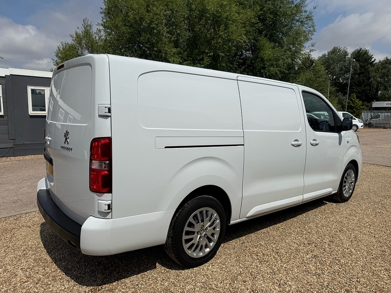 Peugeot BlueHDi 1000 Asphalt Premium + 1.5 L2 H1 LWB PANEL VAN - WHITE