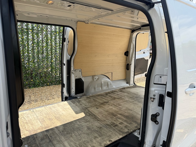 Peugeot BlueHDi 1000 Asphalt Premium + 1.5 L2 H1 LWB PANEL VAN - WHITE