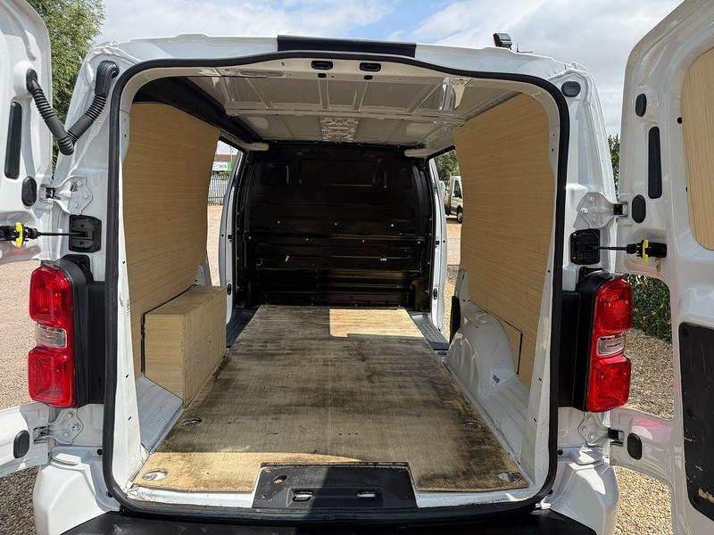 Peugeot BlueHDi 1000 Asphalt Premium + 1.5 L2 H1 LWB PANEL VAN - WHITE