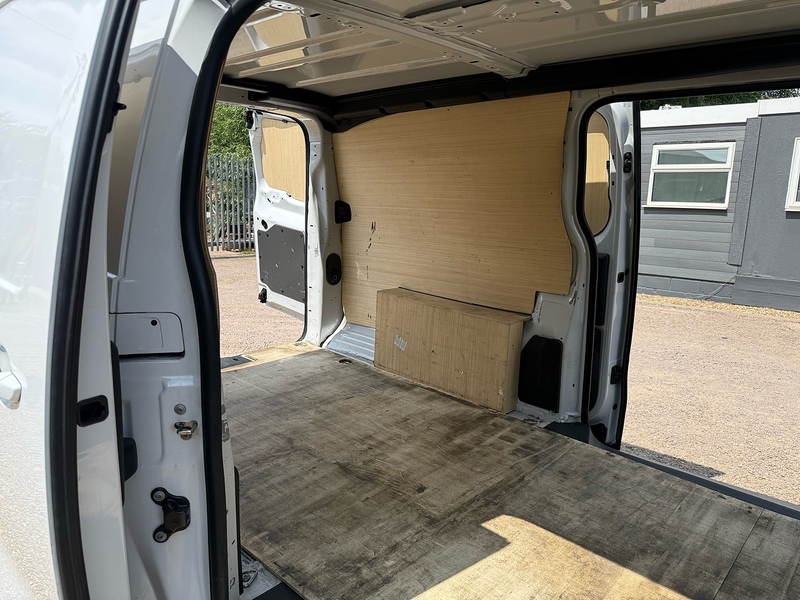 Peugeot BlueHDi 1000 Asphalt Premium + 1.5 L2 H1 LWB PANEL VAN - WHITE
