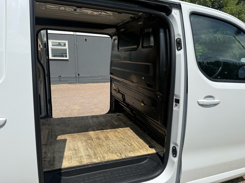 Peugeot BlueHDi 1000 Asphalt Premium + 1.5 L2 H1 LWB PANEL VAN - WHITE