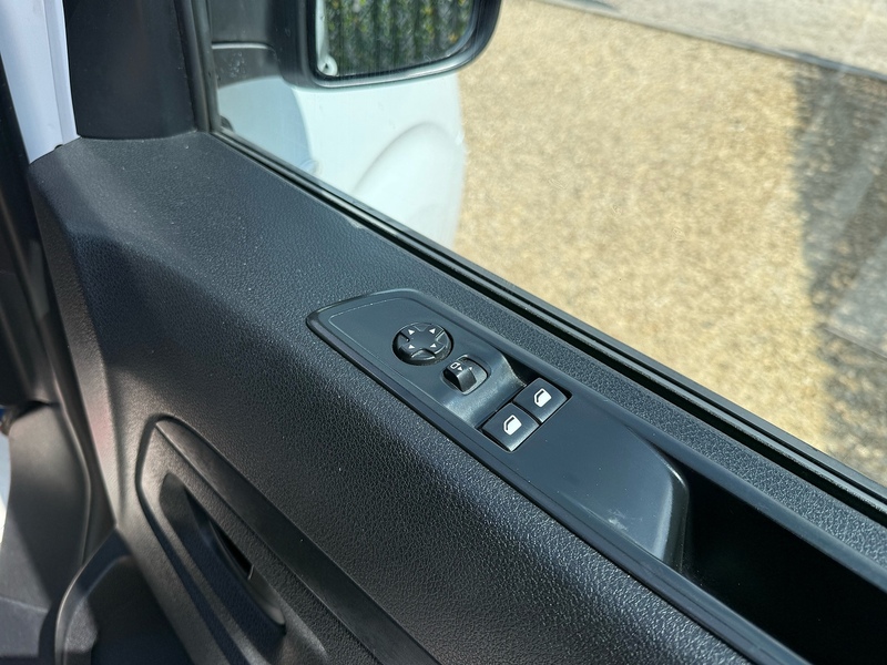 Peugeot BlueHDi 1000 Asphalt Premium + 1.5 L2 H1 LWB PANEL VAN - WHITE