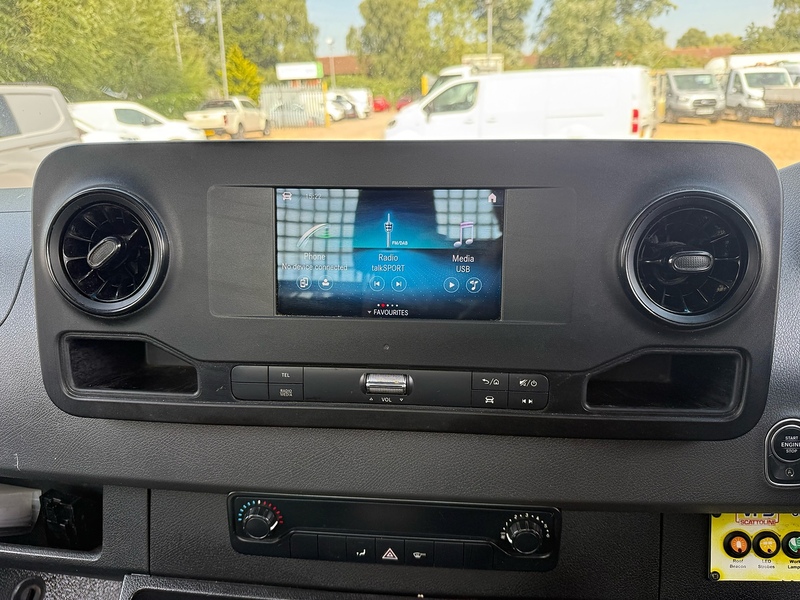 Mercedes-Benz 315 CDI Progressive 2.0 2dr Dropside Manual Diesel