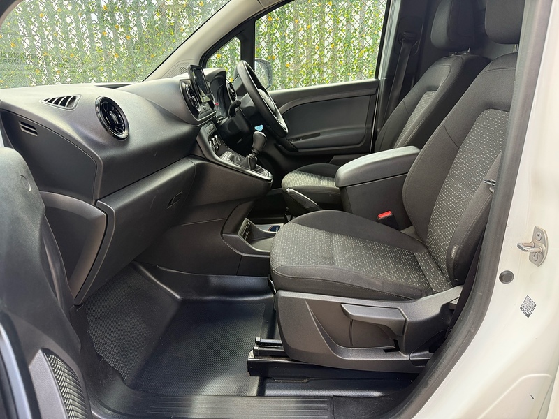Mercedes-Benz 110 1.5 CDI Progressive SMALL PANEL VAN
