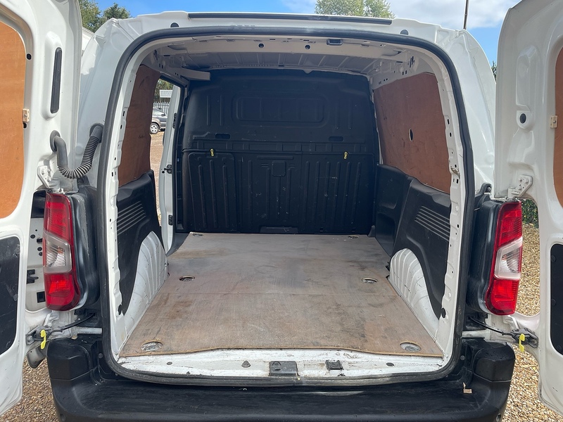 Peugeot BlueHDi 1000 Professional 1.5 5dr Panel Van Manual Diesel