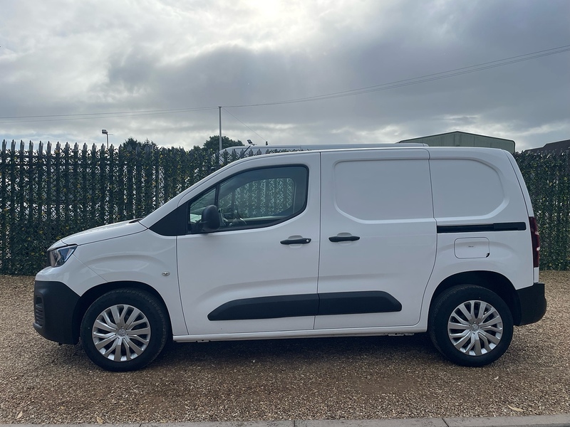Peugeot BlueHDi 1000 Professional 1.5 5dr Panel Van Manual Diesel