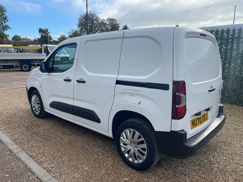 Peugeot BlueHDi 1000 Professional 1.5 5dr Panel Van Manual Diesel