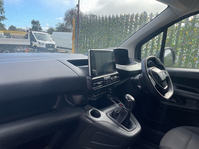 Peugeot BlueHDi 1000 Professional 1.5 5dr Panel Van Manual Diesel