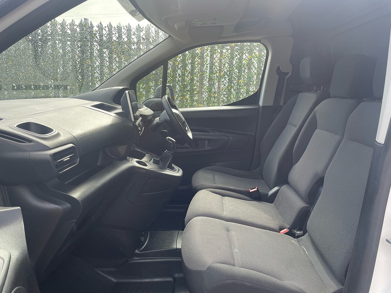 Peugeot BlueHDi 1000 Professional 1.5 5dr Panel Van Manual Diesel