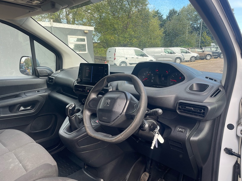 Peugeot BlueHDi 1000 Professional 1.5 5dr Panel Van Manual Diesel
