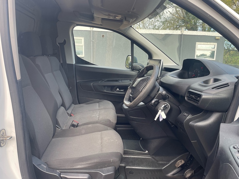 Peugeot BlueHDi 1000 Professional 1.5 5dr Panel Van Manual Diesel