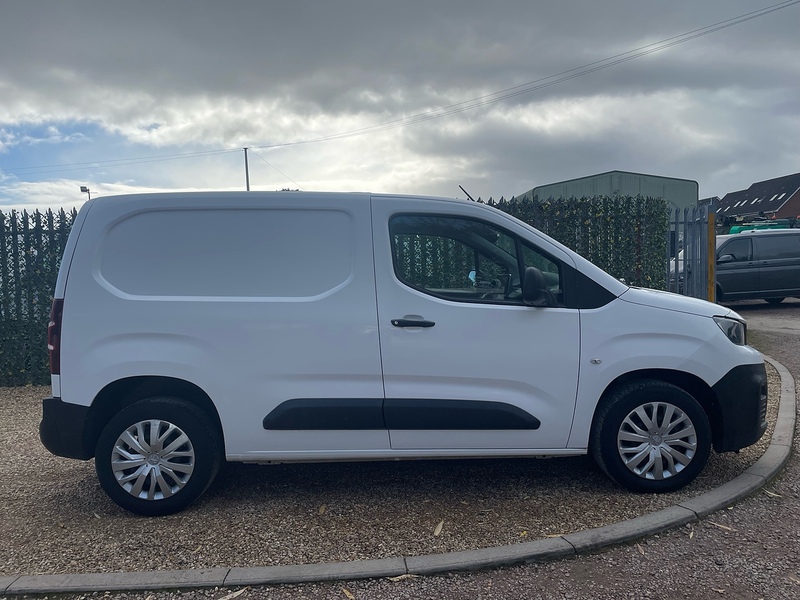 Peugeot BlueHDi 1000 Professional 1.5 5dr Panel Van Manual Diesel