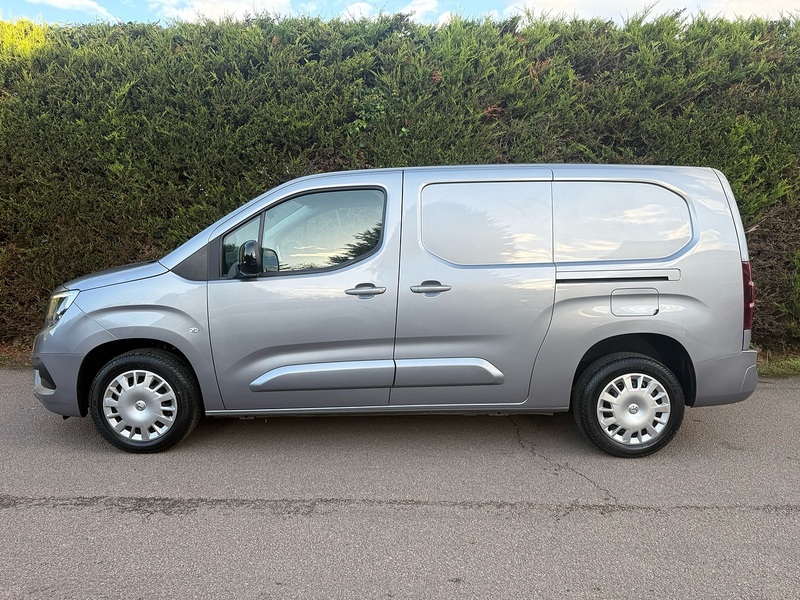Vauxhall 1.5 Turbo D 2300 Pro L2 H1 LWB PANEL VAN 1.5 6dr Panel Van Manual Diesel