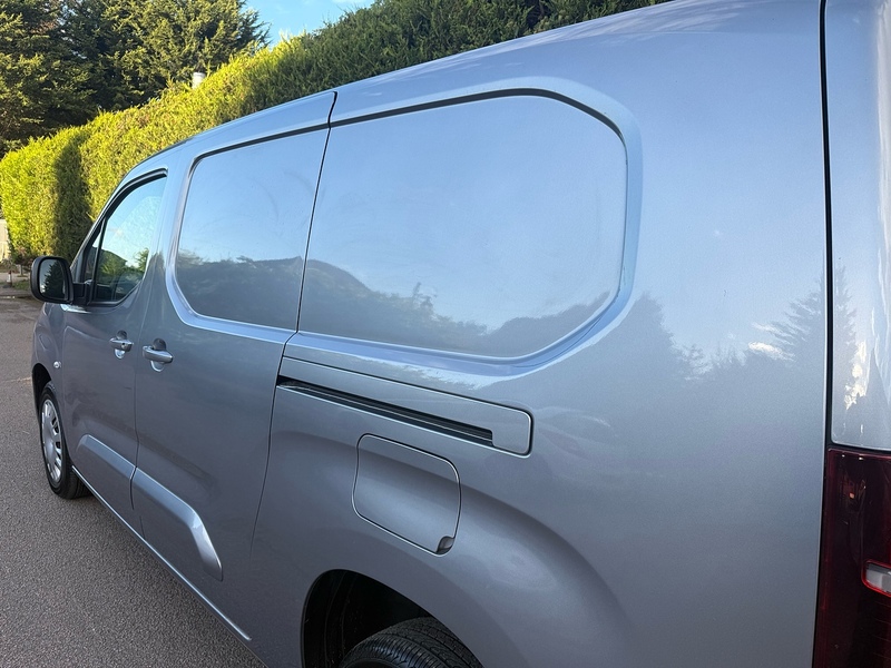 Vauxhall 1.5 Turbo D 2300 Pro L2 H1 LWB PANEL VAN 1.5 6dr Panel Van Manual Diesel