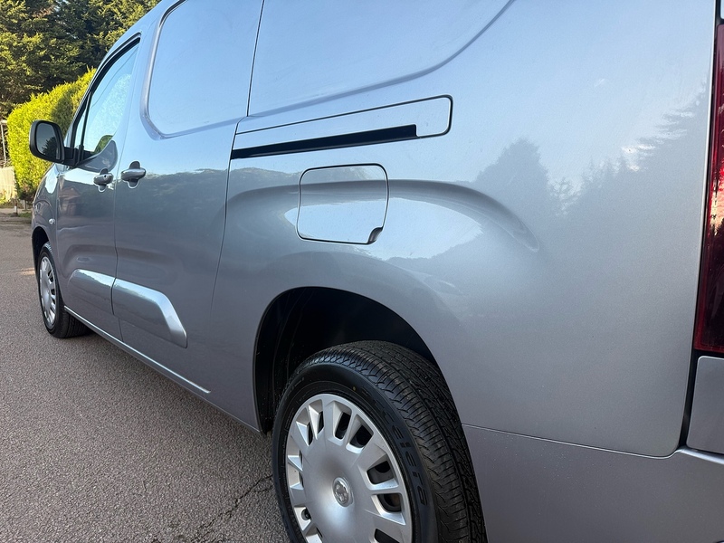 Vauxhall 1.5 Turbo D 2300 Pro L2 H1 LWB PANEL VAN 1.5 6dr Panel Van Manual Diesel