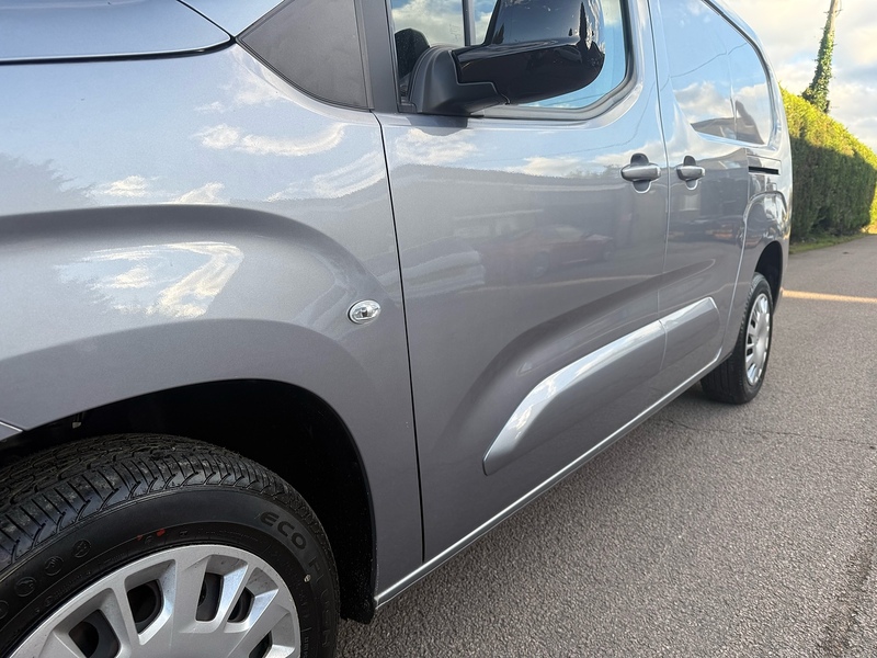 Vauxhall 1.5 Turbo D 2300 Pro L2 H1 LWB PANEL VAN 1.5 6dr Panel Van Manual Diesel