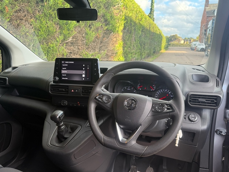 Vauxhall 1.5 Turbo D 2300 Pro L2 H1 LWB PANEL VAN 1.5 6dr Panel Van Manual Diesel