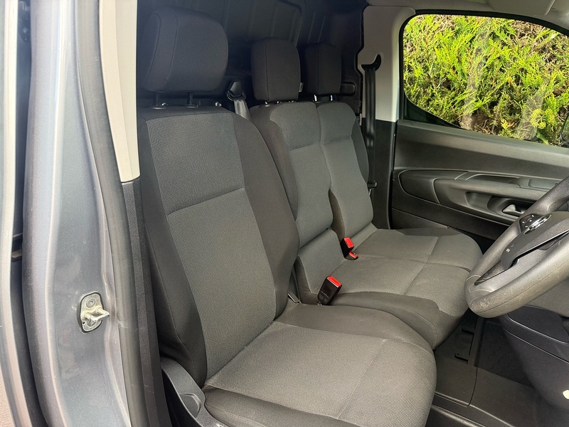 Vauxhall 1.5 Turbo D 2300 Pro L2 H1 LWB PANEL VAN 1.5 6dr Panel Van Manual Diesel