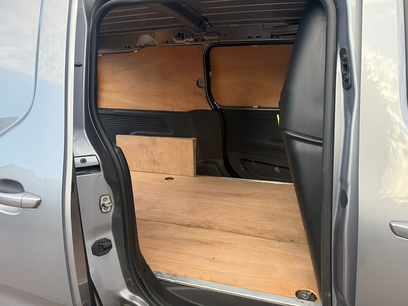 Vauxhall 1.5 Turbo D 2300 Pro L2 H1 LWB PANEL VAN 1.5 6dr Panel Van Manual Diesel