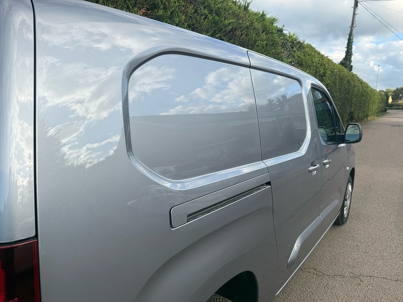 Vauxhall 1.5 Turbo D 2300 Pro L2 H1 LWB PANEL VAN 1.5 6dr Panel Van Manual Diesel
